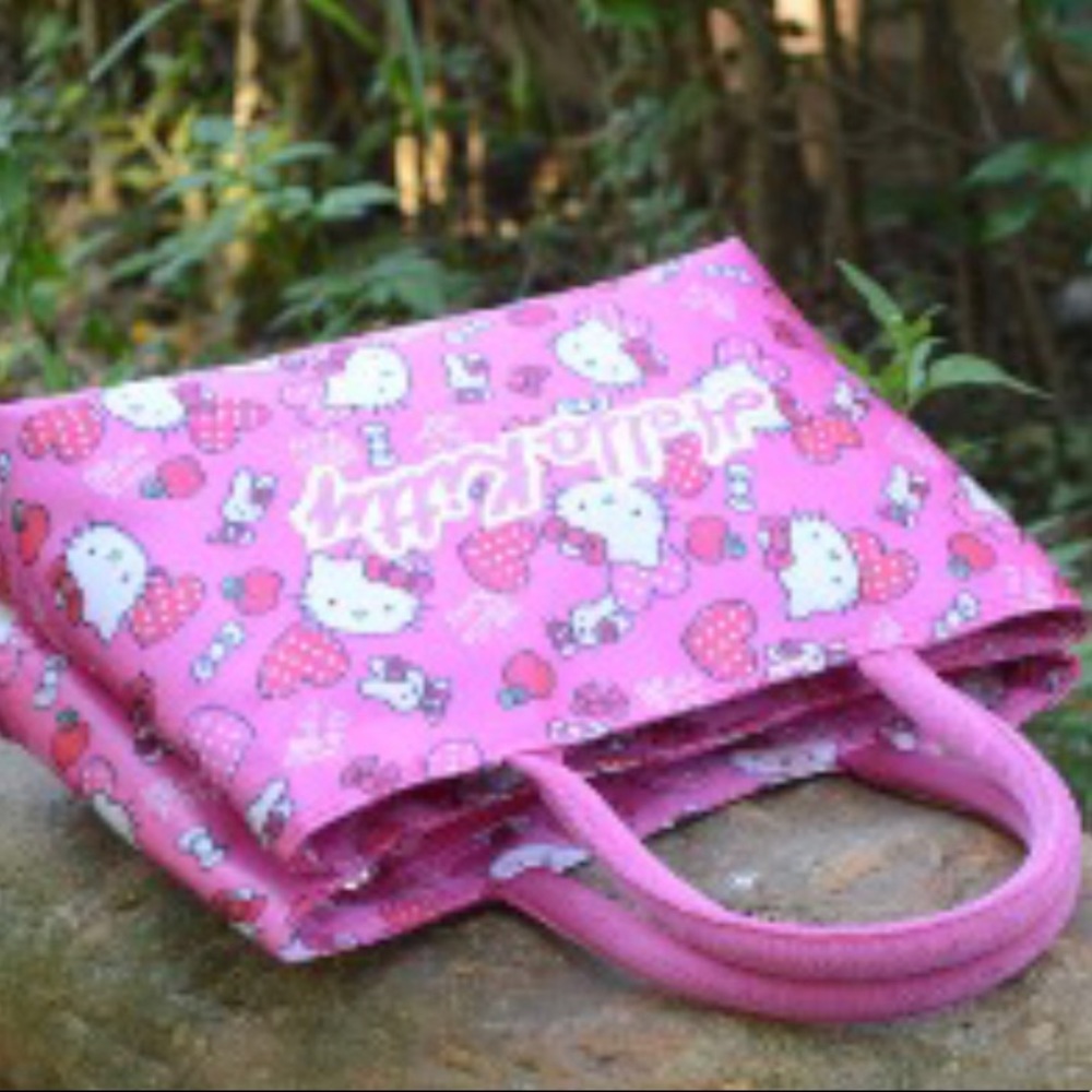 Hello Kitty Tote - Picture 7 of 8